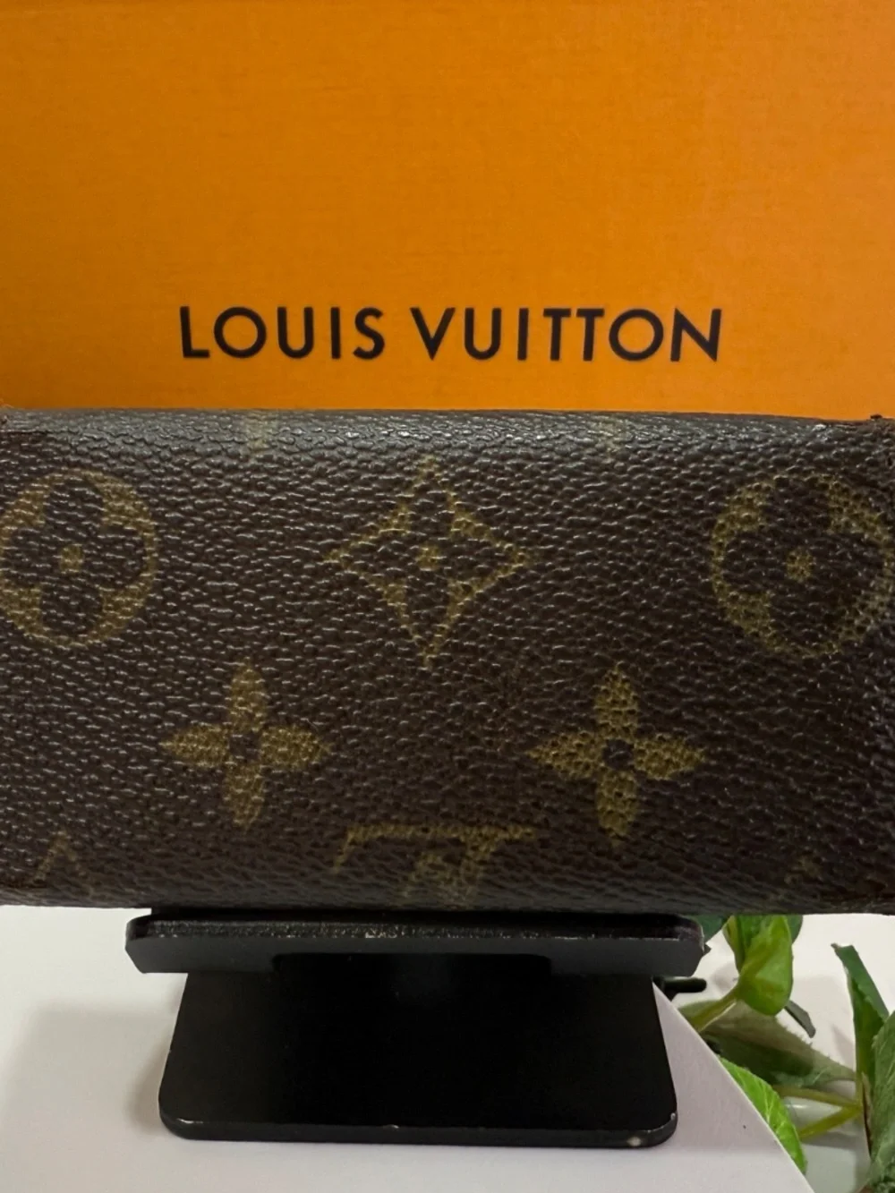 ATYPICAL LOUIS VUITTON MONOGRAM COATED CANVAS KEY CHAIN 4 HOOK HOLDER!